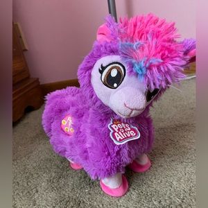 ZURU Pets Alive - Boppi the Booty Shakin’ Llama - Plushie Stuffed Animal